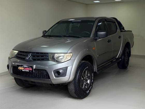 MITSUBISHI L200 TRITON 2.4 HLS 4X2 CD 16V FLEX 4P MANUAL MITSUBISHI L200 TRITON 2.4 HLS 4X2 CD 16V FLEX 4P MANUAL